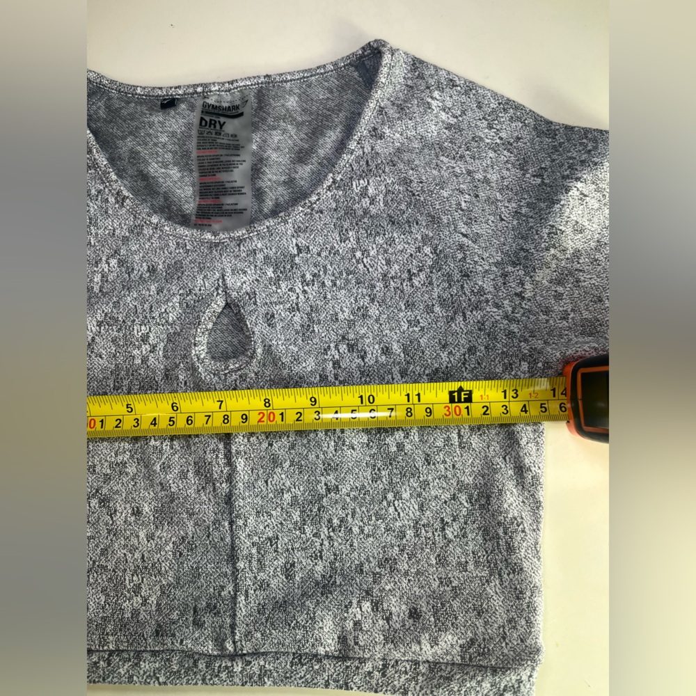 Gymshark Dry Womens Long Sleeve Crop Top Shirt Size Small Ladies Gray